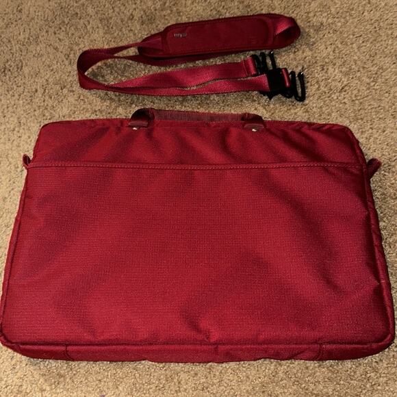 STM Red Computer Messenger Bag NWOT - Picture 3 of 11